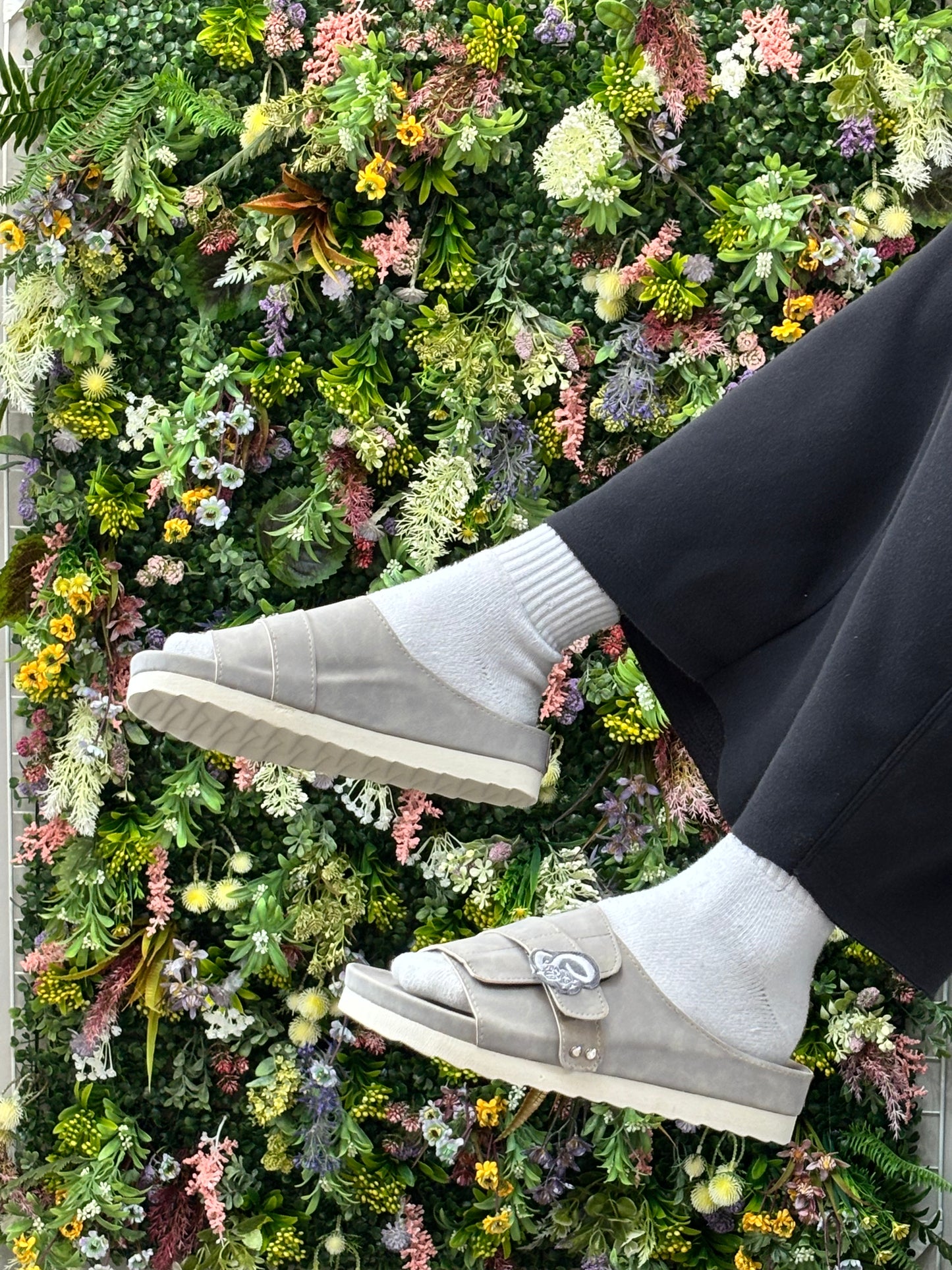 Strides “Ash” Premium Slides