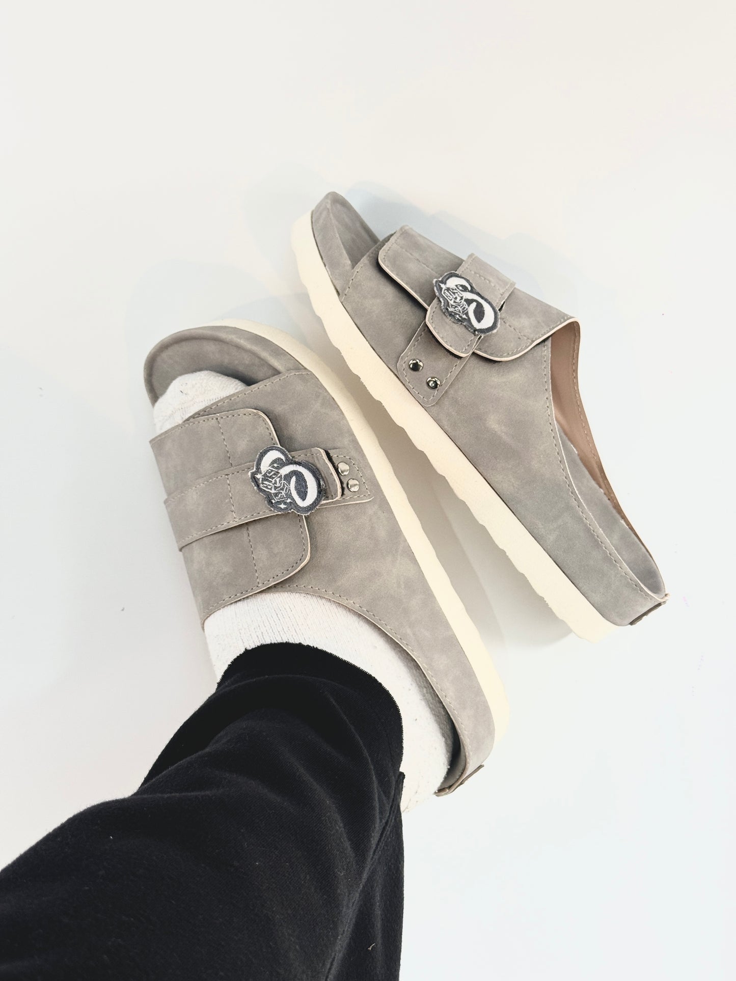 Strides “Ash” Premium Slides