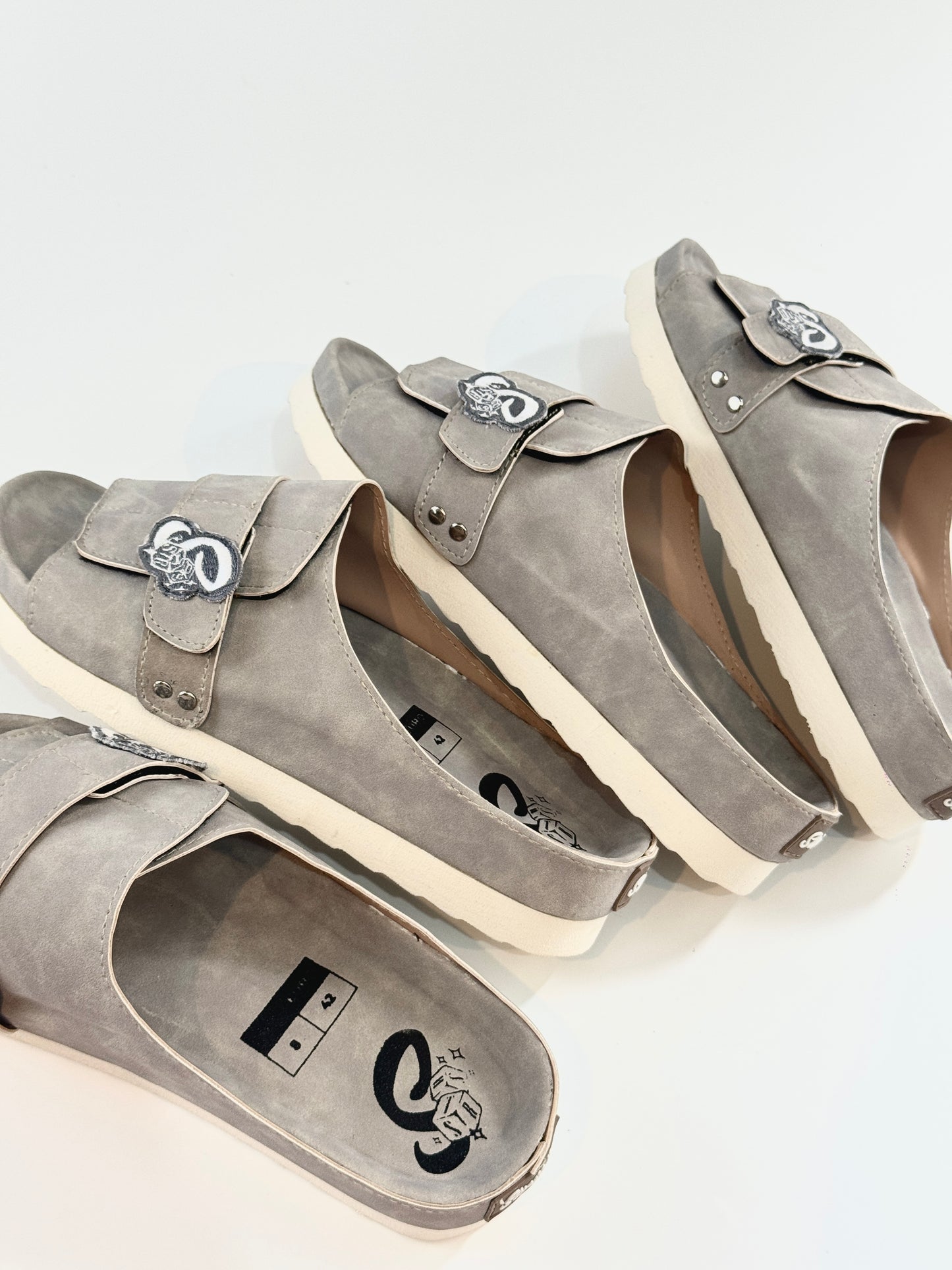 Strides “Ash” Premium Slides