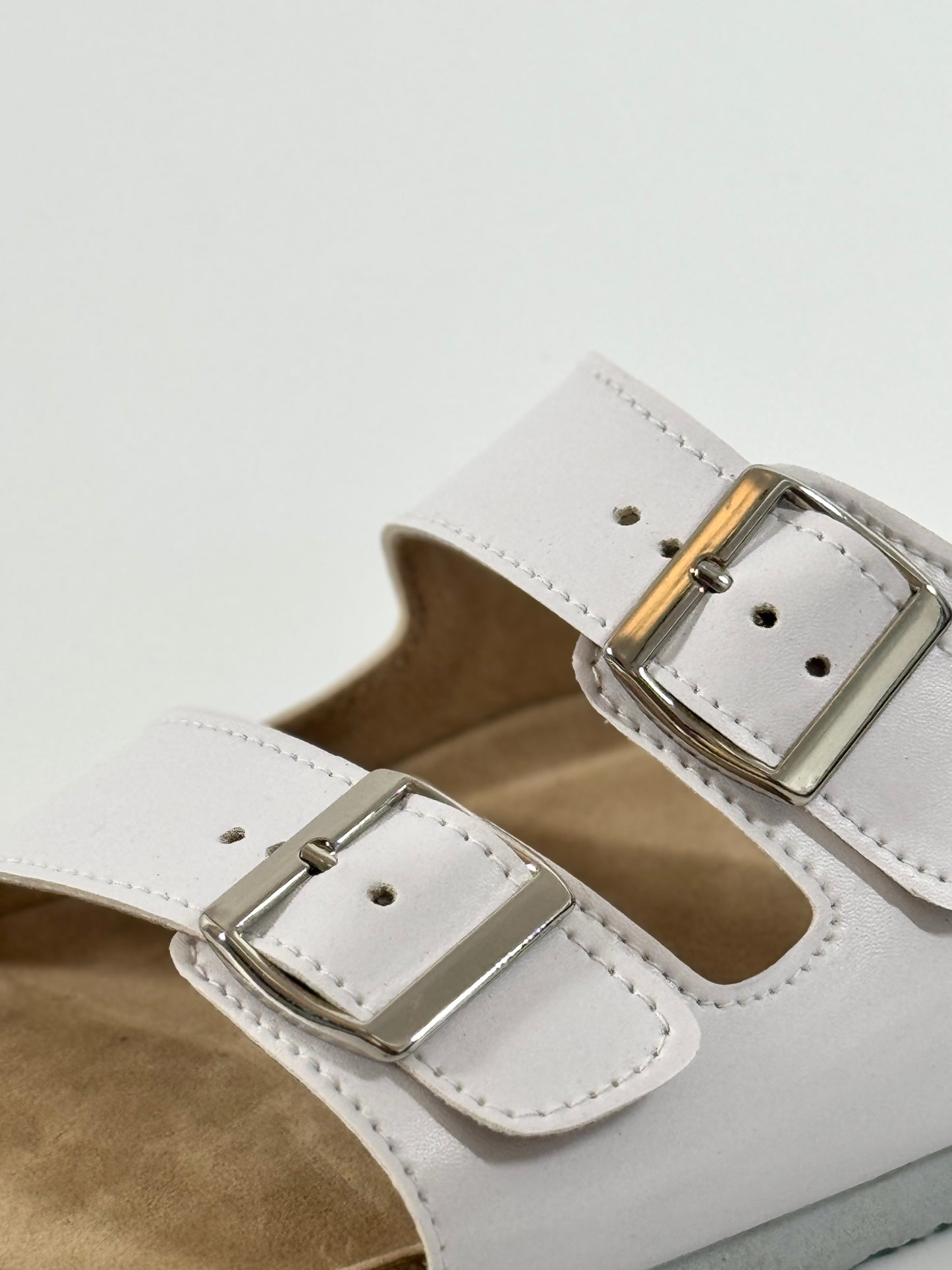 Strides “Milk” 2 Strap Slides