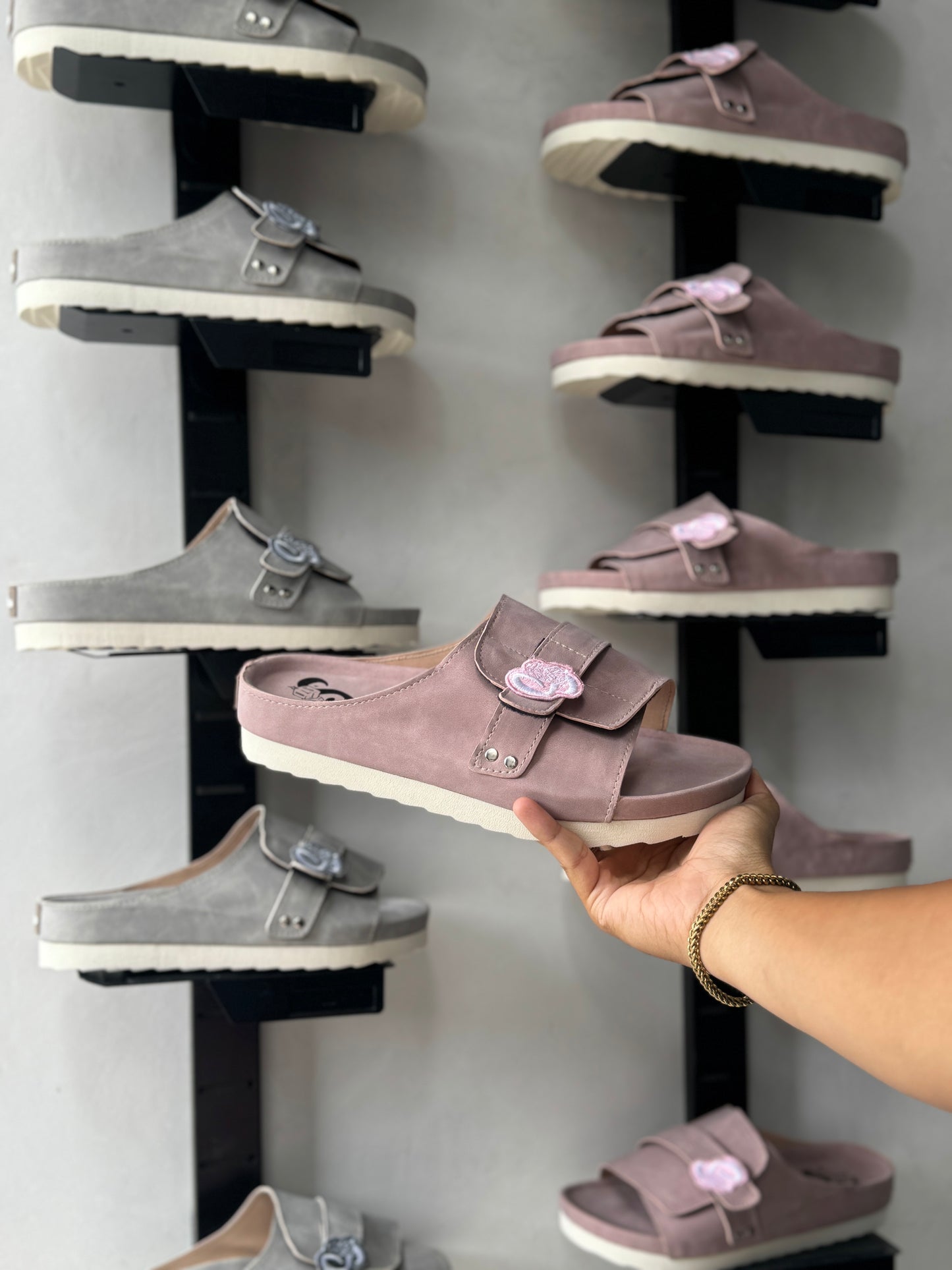 Strides “Kate” Premium Slides
