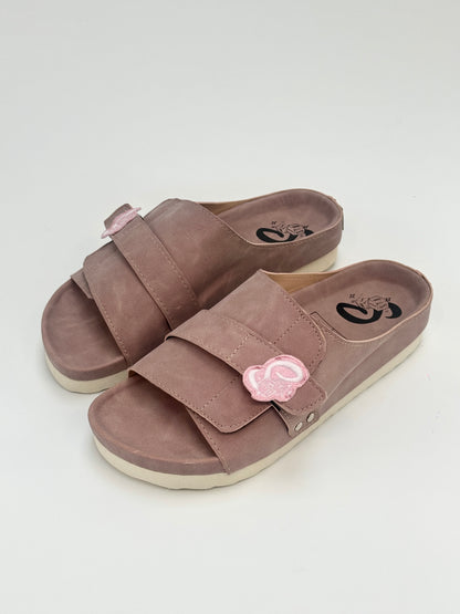 Strides “Kate” Premium Slides