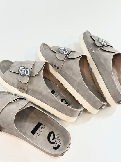 Strides “Ash” Premium Slides